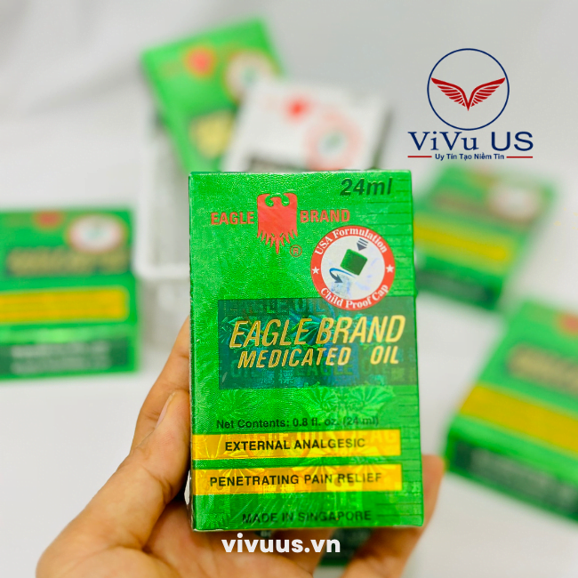 Dầu gió xanh 2 nắp hiệu Con Ó 24ml Eagle Brand Medicated Oil xách tay từ Mỹ